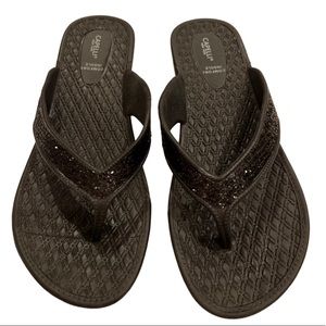 Capelli flip flops